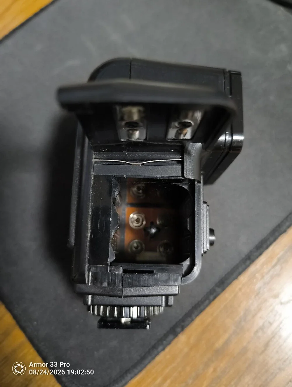 CA220-S Compact Camera Flash - Black. Untested/ or For parts!